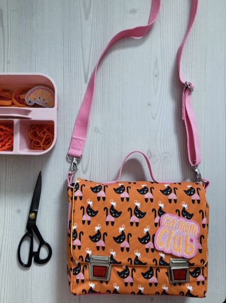 Tasche mit "Magnet Cat Club"