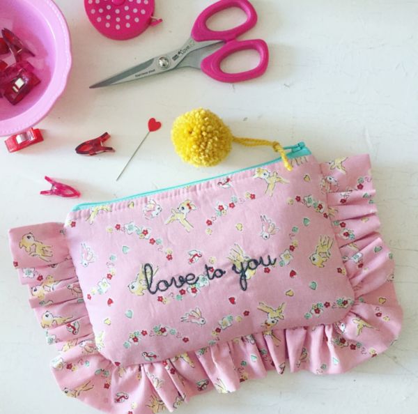 Rüschen-Etui "Love to you"