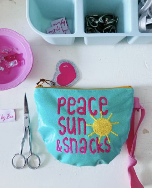 Etui "Peace, Sun + Snacks"