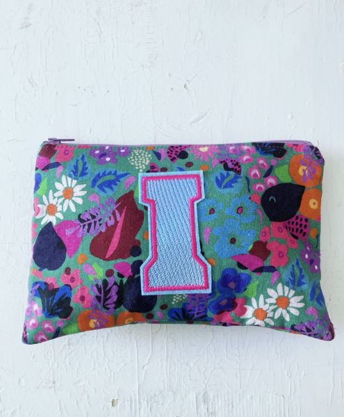 Etui mit Glitzer-Buchstabe I