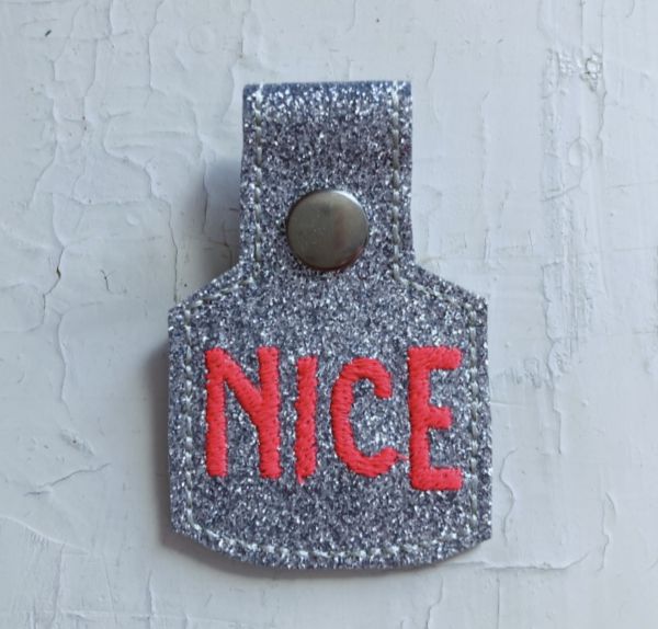 Anhänger mit Druckknopf (Nice)
