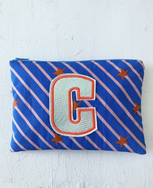 Etui mit Glitzer-Buchstabe C